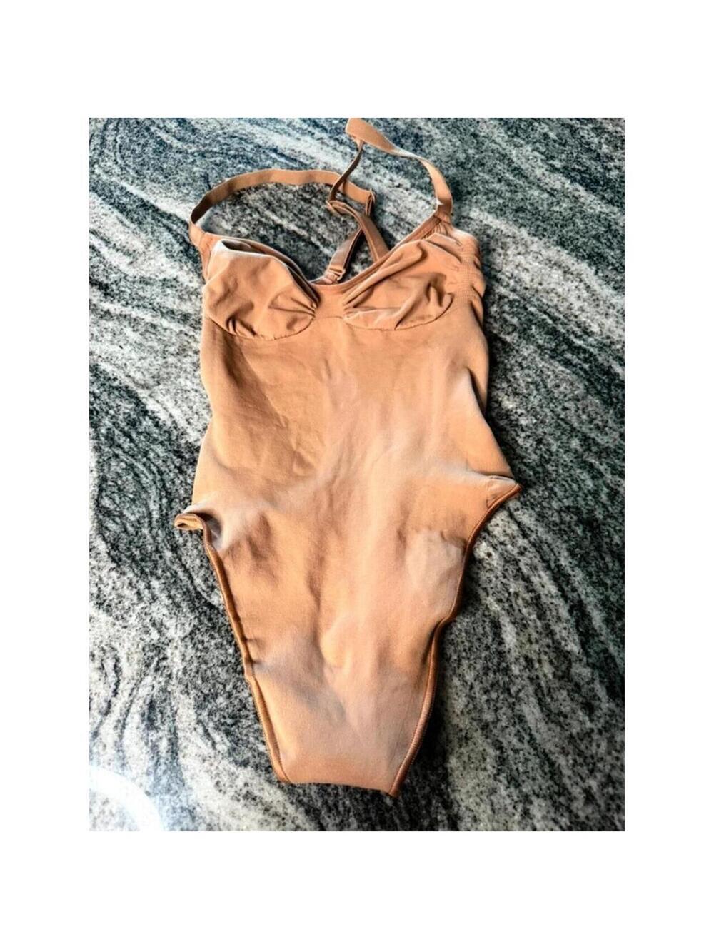 SKIMS body shapewear bodysuit sienna size small compression